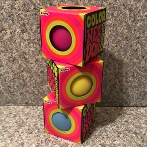 Née Doh!!!!!  Color changing squishy fun toy!!!!!